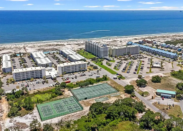 Royal Gulf & Racquet Club 5811